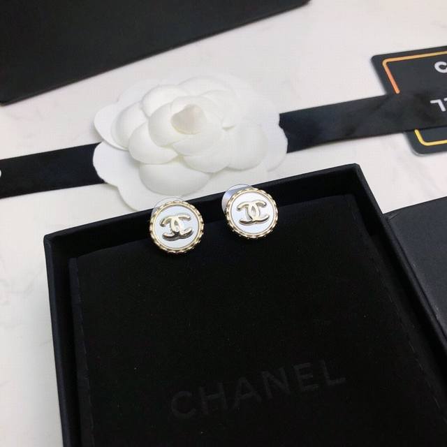 New Arrival Chanel Earrings Fashionable And Versatile Super Beautiful 1:1 Exquis