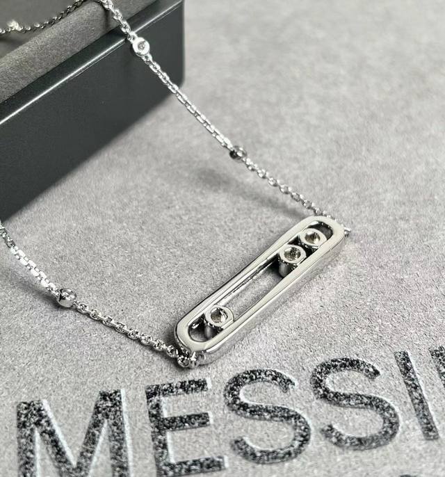 New Arrival Large Size New Move Three-Diamond Sliding Necklace
