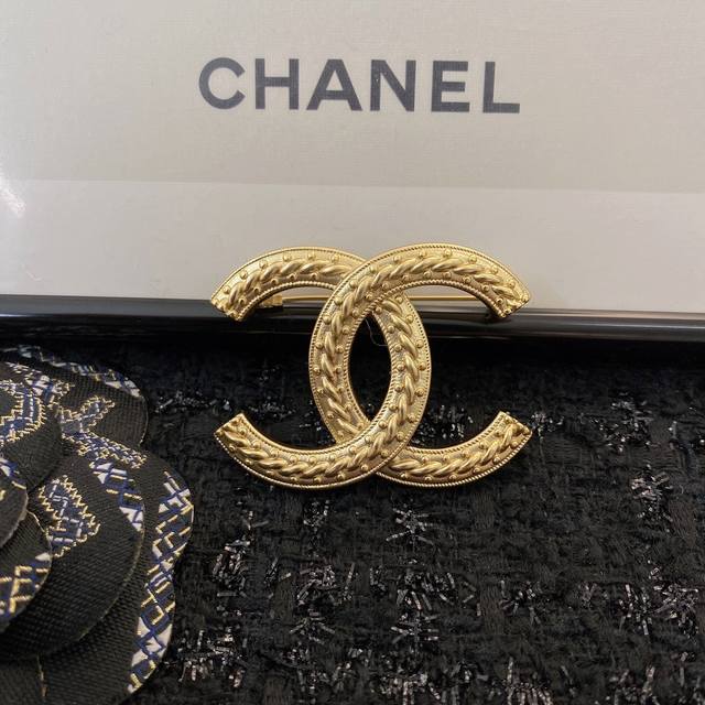 Code A413 Popular Brooch Design Now Available! Exclusive High-End Quality, Authe