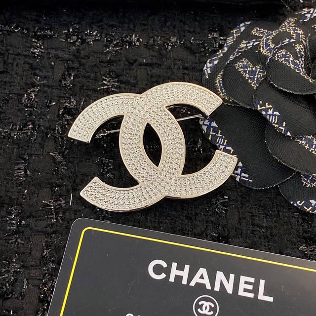 Code A415 Popular Brooch Design Now Available! Exclusive High-End Quality, Authe