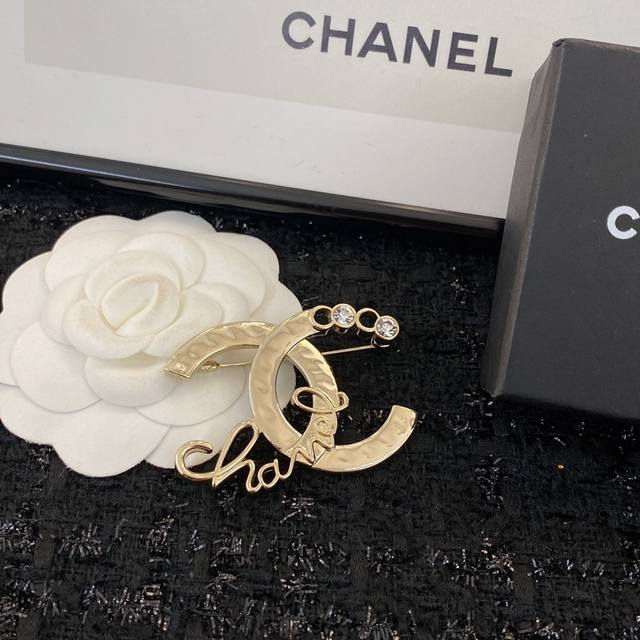 Code A405 Popular Brooch Design Now Available! Exclusive High-End Quality, Authe