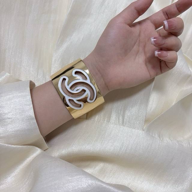 New Chanel High-Quality Wide-Band Bracelet With Logo, Black And White Open-Style