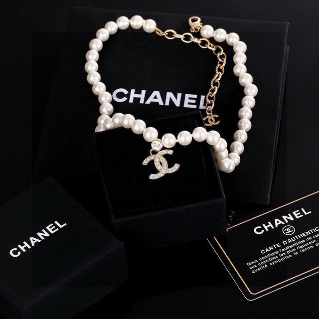 Unparalleled Quality! Ch Nel Chanel New Pearl Necklace Glass Pearls And Small Cr