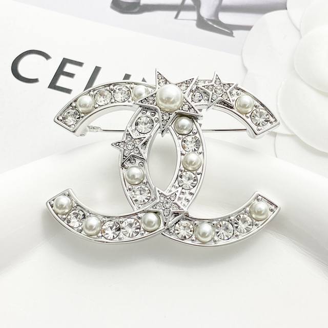 Today's New Arrival Code A766 0257825 Chanel Brooch Hot Seller New Arrival Chan