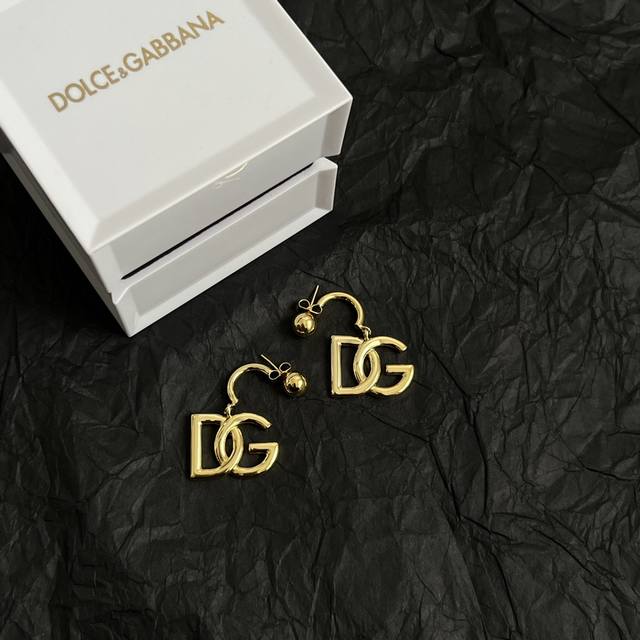 Dolce&Gabbana Dg Letter Jewelry Ear Studs! Decorated With Brass Material, Intric
