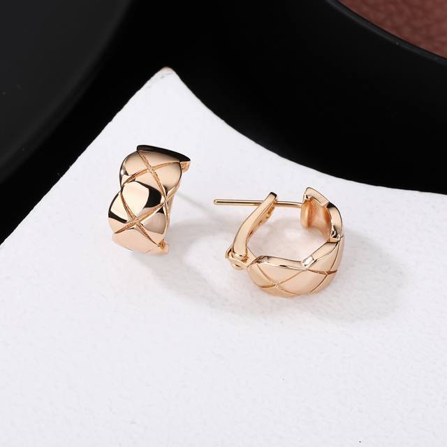 Actual Price New Chanel Earrings, Updated On The Official Website, Meticulously