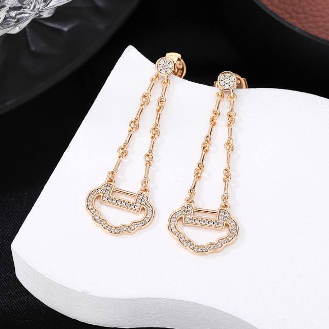 Actual Price New Qeelm Earrings, Officially Launched On The Website, Meticulousl