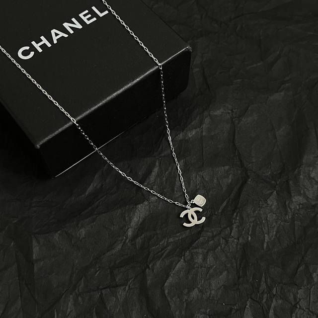 Chanel Vintage Necklace. The Designs From The Little Chanel Collection Truly Nee