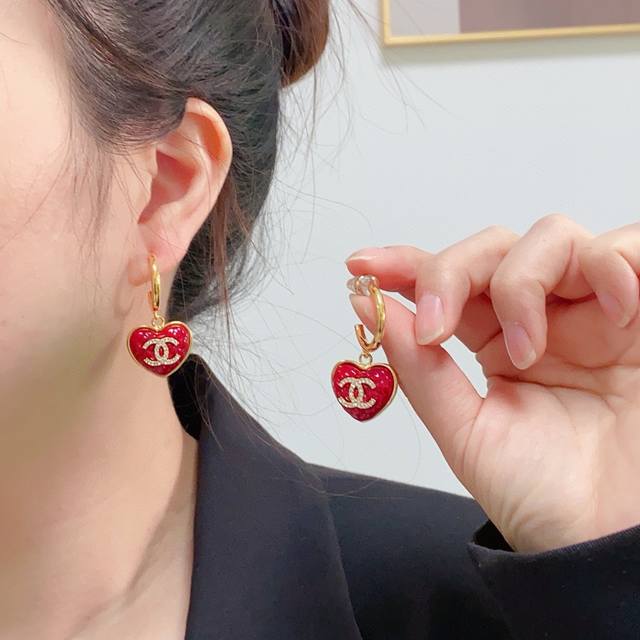 New Arrival High-End Chanel Double C Simple New Year Red Heart-Shaped Diamond-St