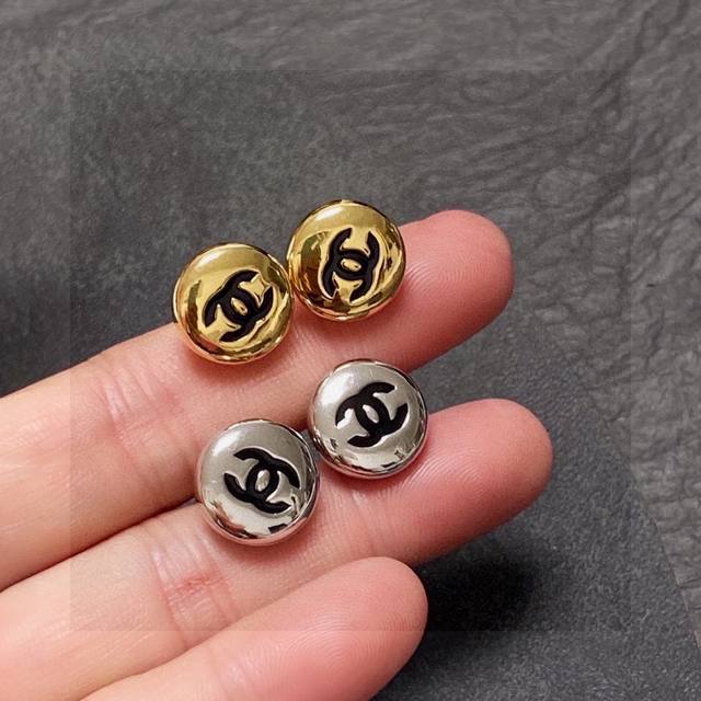 Chanel Chanel Minimalist Style Small Gold Bean Stud Earrings This Bean-Shaped St