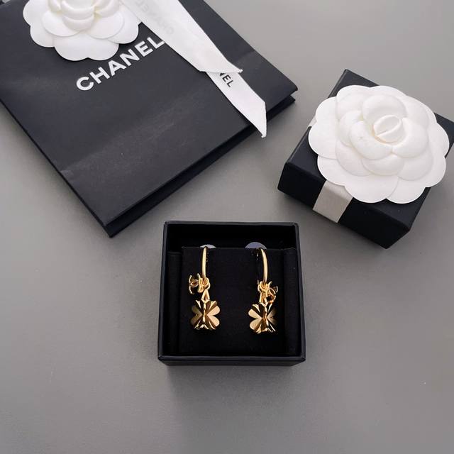 Our Product: Fragrant Double Pendant 3D Four-Leaf Clover Ear Hooks, Vintage Styl
