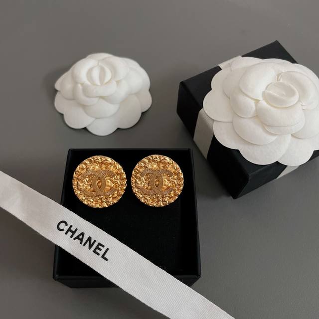 Our Product: Vintage-Style Gold-Plated Ear Studs! Highly Recommended!