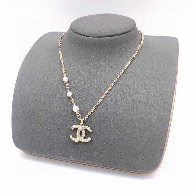 Id Xxl0095 Chanel's New Pearl Necklace, Simple And Elegant.