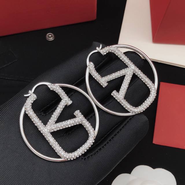 Code Ved0035 Valentino Round Earrings, Large Size, Silver With Diamonds