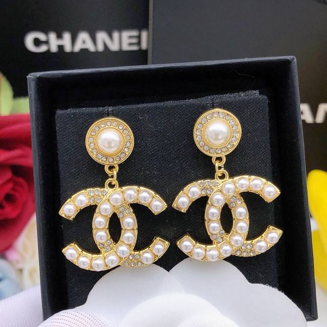 Model No. Xed0673 Silver Model No. Xed0762 Gold Pearl Large Double C Diamond-Stu