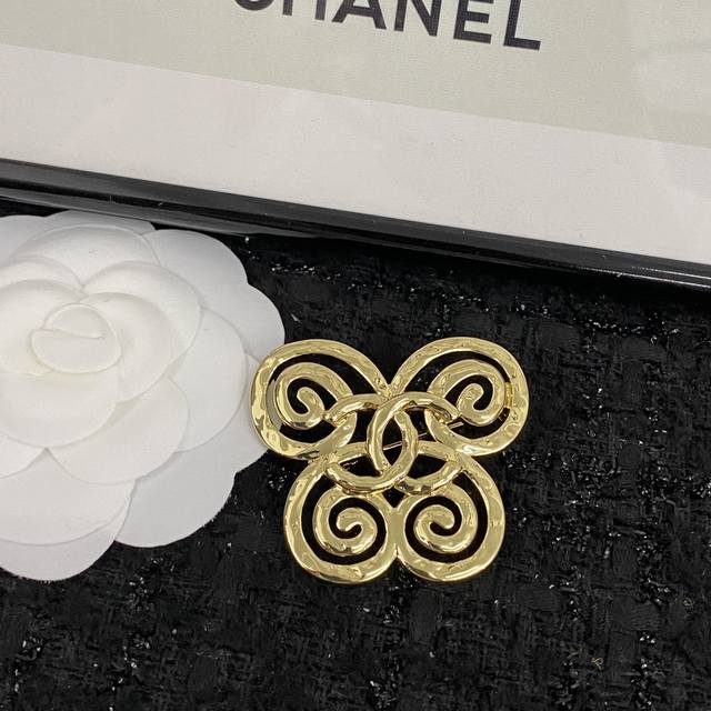 Code A429 Popular Brooch Design Now Available! Exclusive High-End Quality, Authe