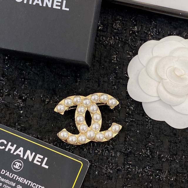 Code A423 Popular Brooch Design Now Available! Exclusive High-End Quality, Authe