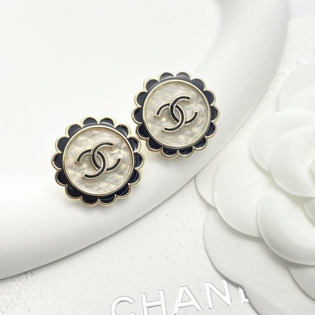 Code E2780 Chanel Ear Studs, Hot-Selling New Arrivals. Chan 24 Black Enamel Flor