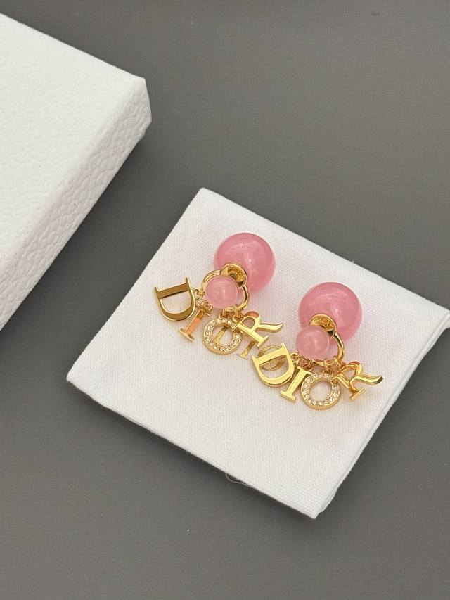 High-Quality, Details As Shown. D-Shaped Accessory With Pink Pearl Stud Earrings