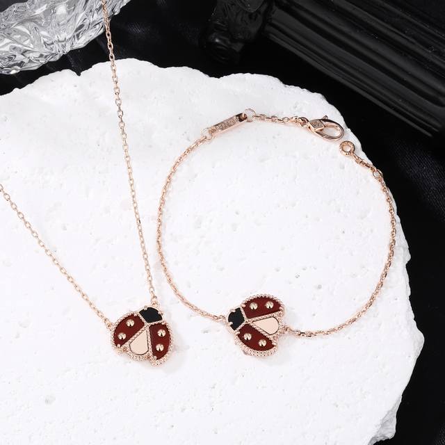 Actual Price Necklace Bracelet New Van Cleef & Arpels Sweeping The Fashion World