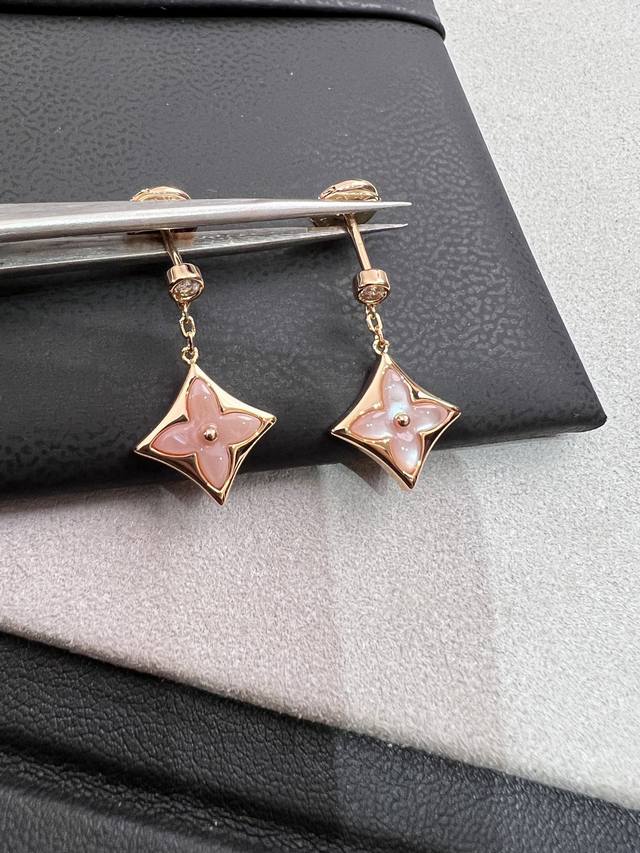 Color Blossom Bb Series Pink Mother-Of-Pearl 3D Flower Earrings, Inspired By Lv'