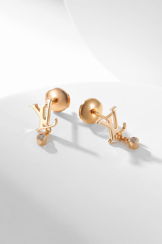 At First Sight, You'll Fall In Love With These Lv Earrings From The Idylle Bloss