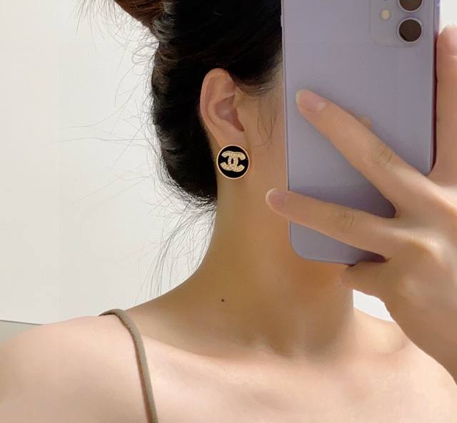New Chanel Chanel Apricot And Black Pearl Stud Earrings