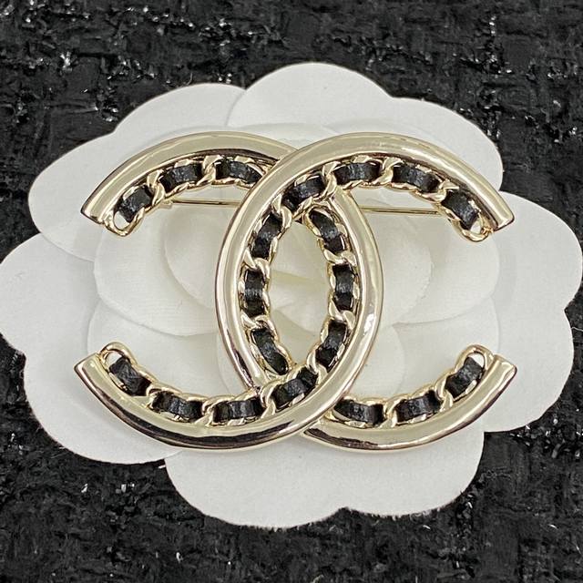 Code A398 Popular Brooch Design Now Available! Exclusive High-End Quality, Authe