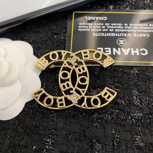 Code A395 Popular Brooch Design Now Available! Exclusive High-End Quality, Authe