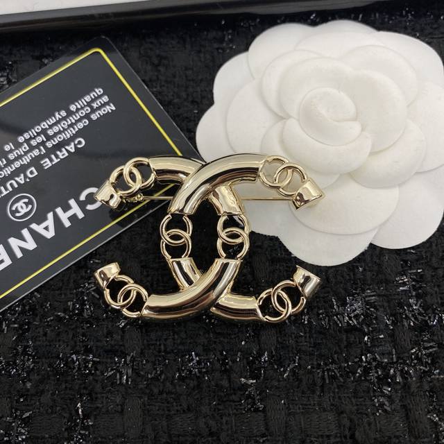 Code A394 Popular Brooch Design Now Available! Exclusive High-End Quality, Authe
