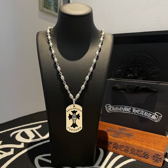 New Arrival, Counter Quality Chrome Hearts Cross Heart Necklace. The Unique Text