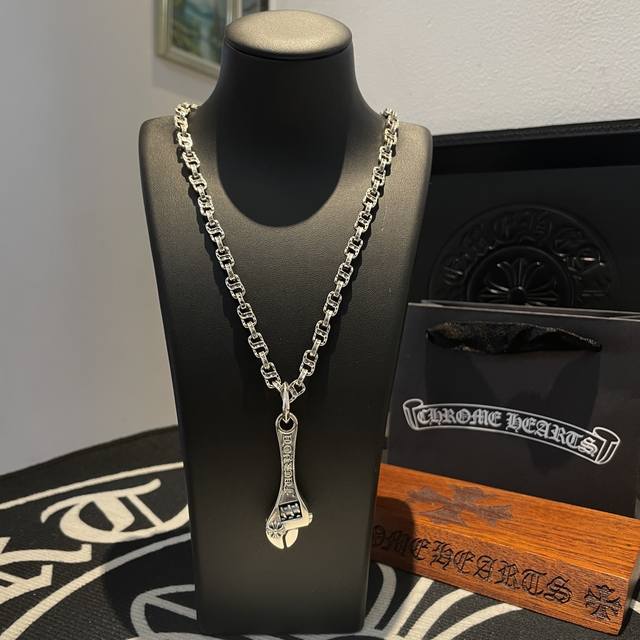 New Arrival, Counter Quality Chrome Hearts Cross Heart Letter Necklace With Cros