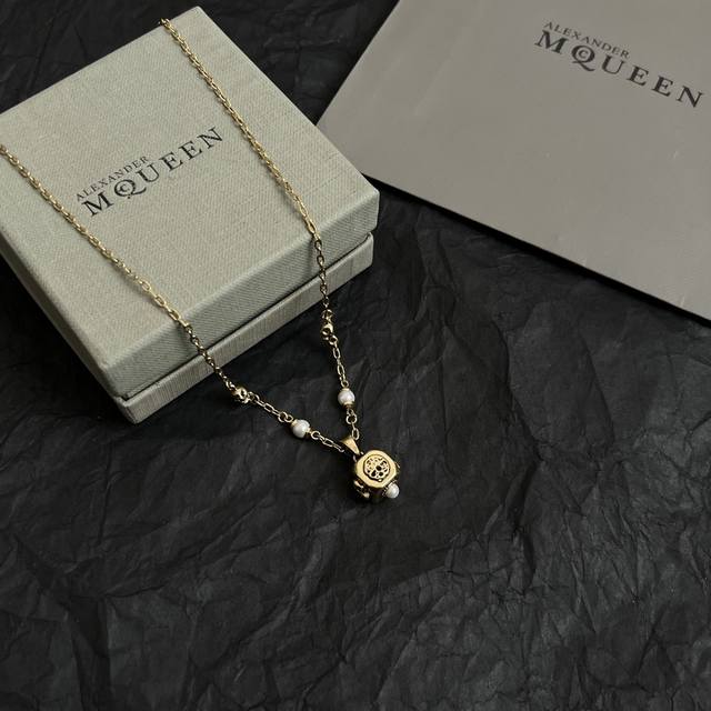 New Alexander Mcqueen Necklace Original Custom-Made The Rebellious, Extravagant