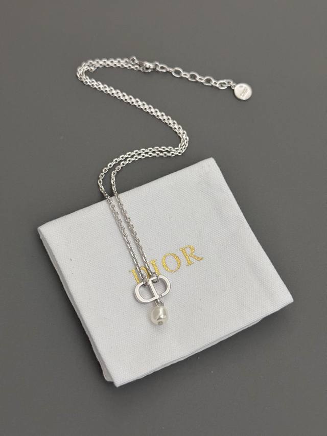 High-Quality, Details As Shown. Silver Cd Pendant Necklace. Classic, Simple, And