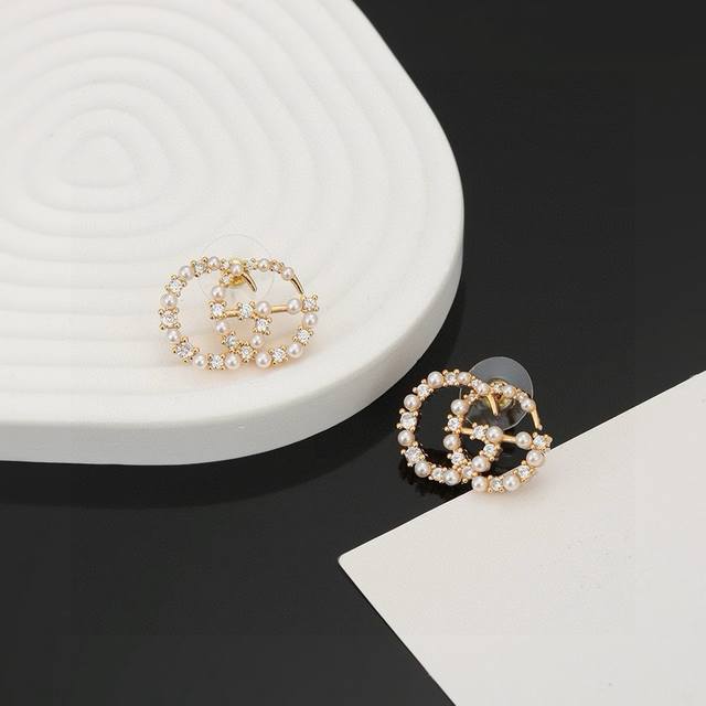 Gucci Pearl Earrings High-End Craftsmanship, Absolutely Stunning. Because It's A