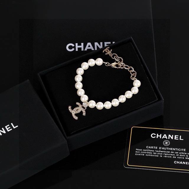 Unparalleled Quality! Chanel New Pearl Bracelet Glass Pearls And Small Crystals