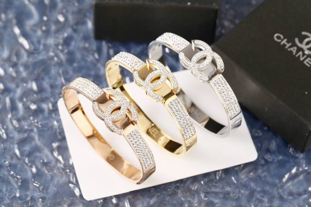 Fragrant Bracelet , Intricately Set With Diamonds That Sparkle Brightly And Capt