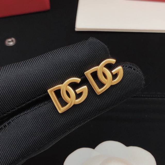 Dg* Latest Style Polished Mini Ear Studs, Consistent Zp Brass Material,