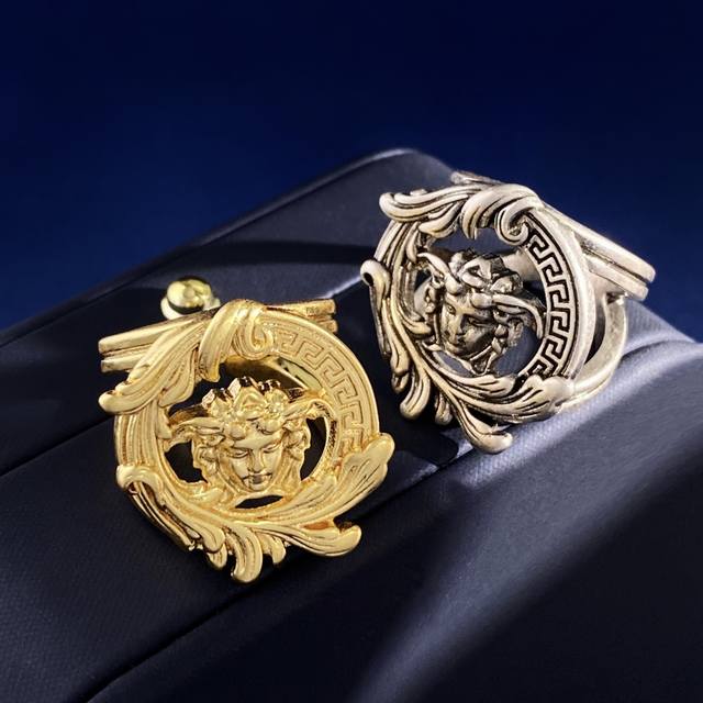 Versace European-Style Vintage Wheat Ear Vine Scroll Pattern Circular Openwork M