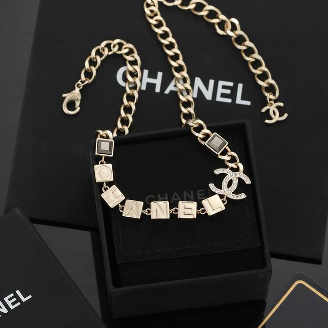 Accessories For Women Are Also A Way To Love Yourself! For Those Of You Who Are