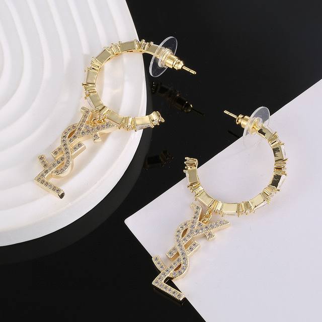 Saint Laurent Ysl Earrings Exceptional Electroplating, Luxurious Elegance, Marke