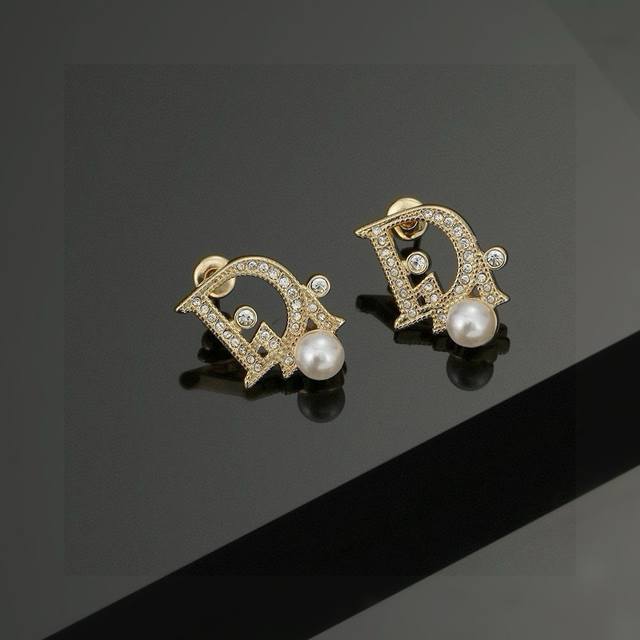 Latest Dior Hit, Same As All The Influencers, Dior Series, Cd Letter Earrings An