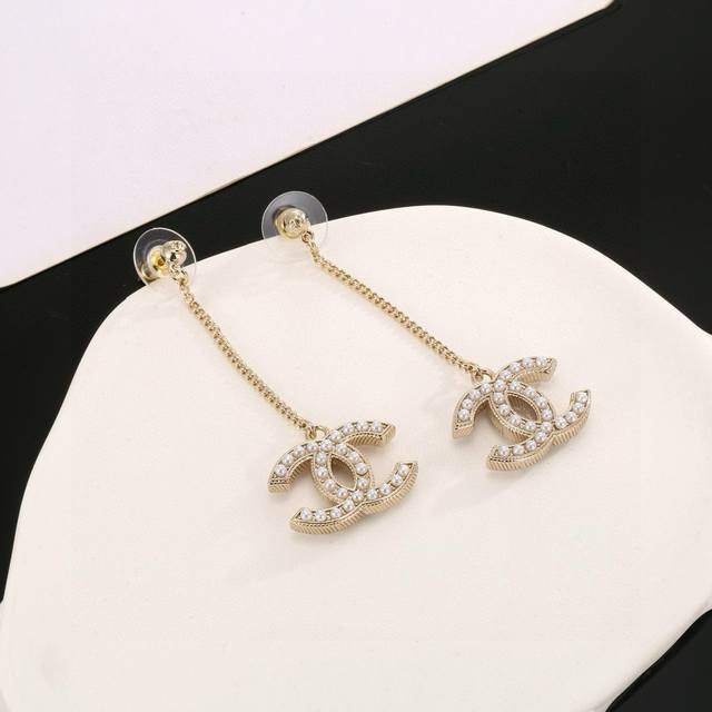 Chanel Classic Double C Double-Sided Pearl Earrings These Versatile And Stylish