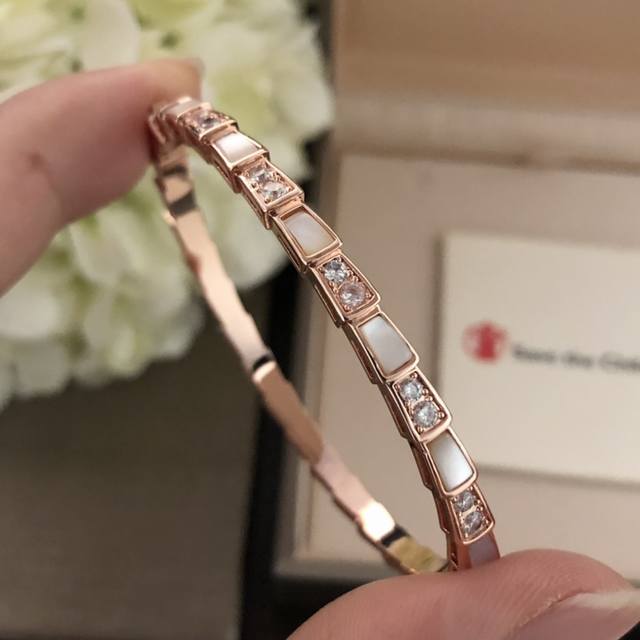 Premium Edition Bvlgari Classic Reimagined Bvlgari Snake Bone Bracelet. Delicate