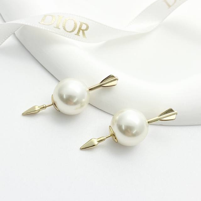 Today's New Arrival, Code E3034 0247820 Dior Ear Studs, Hot-Selling New Arrival!