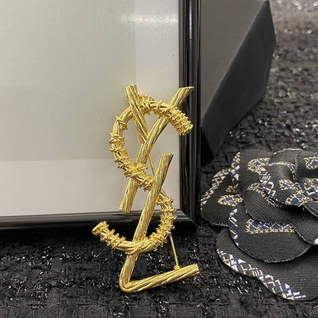 Code Ga050 0859675 Saint Family Classic Best-Selling Brooch Newly Arrived, Exclu