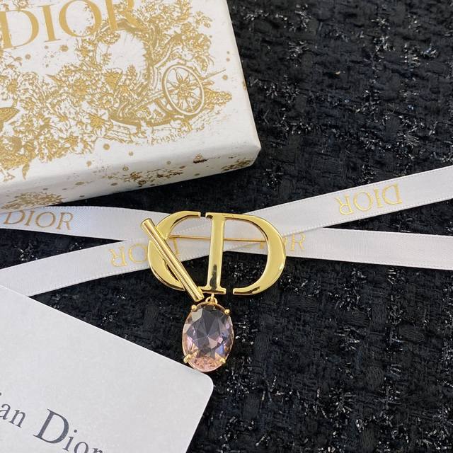 Code A438 0942845 Dior Stunning Brooch Best-Selling New Arrival Large Logo Penda