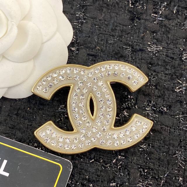 Code A435 0266845 Popular Brooch Design Now Available! Exclusive High-End Qualit