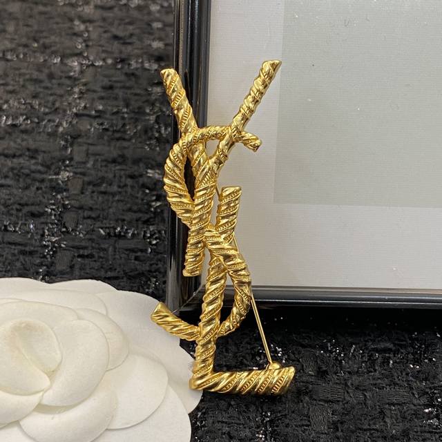Code A433 0859915 Super Exclusive Brooch Now Available! Exclusive High-End Quali