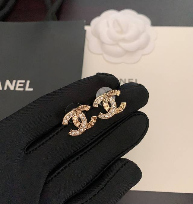 Ch*Nel New Arrival Metal + Diamond Cc Earrings, Consistent Zp Material 060070